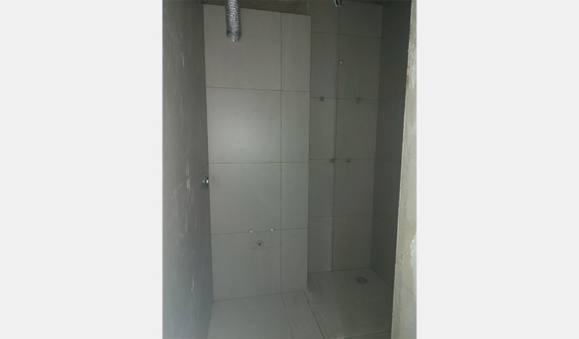 Cerâmica no WC do 21º pavimento