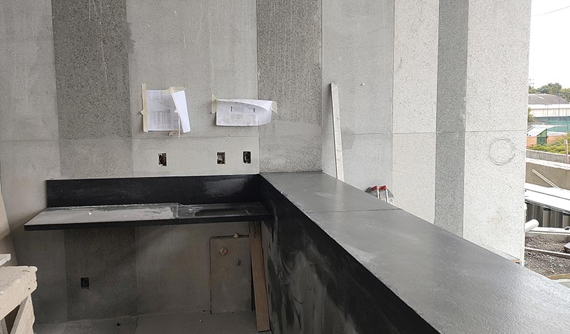 Bancada do bar da piscina