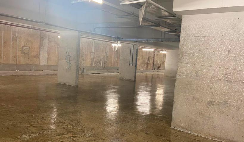 Preparação do piso do estacionamento